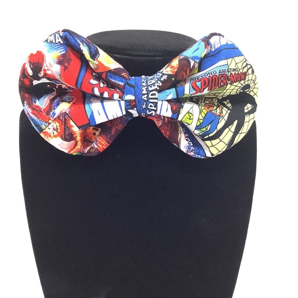 Spider Man Handcrafted Bow Tie - Comic Book Collection - Picture 3 of 15